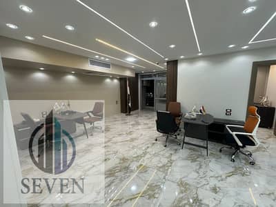 *Administrative office for rent, 380 sqm, licensed, New Maadi, prime location for major companies*