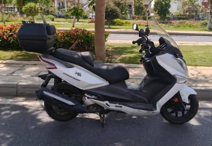 SYM GTS 300i , model 2013