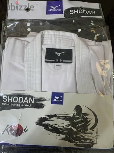 ‏بدلة كارتيه (Mizuno) جديده   مقاس(١٧٠)