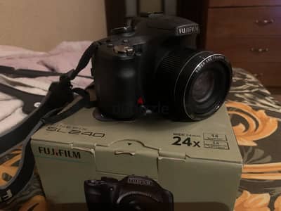 Fujifilm finpix sl240 semi professional