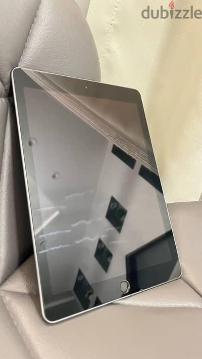 iPad 6th Generation (2018) 32GB with cover