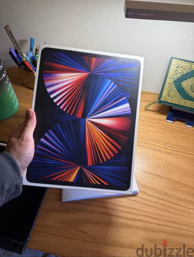 Ipad pro m1 12.9 with box and everything