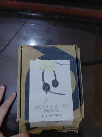 encorepro 520 digital معاها العلبه و حاجتها كلها