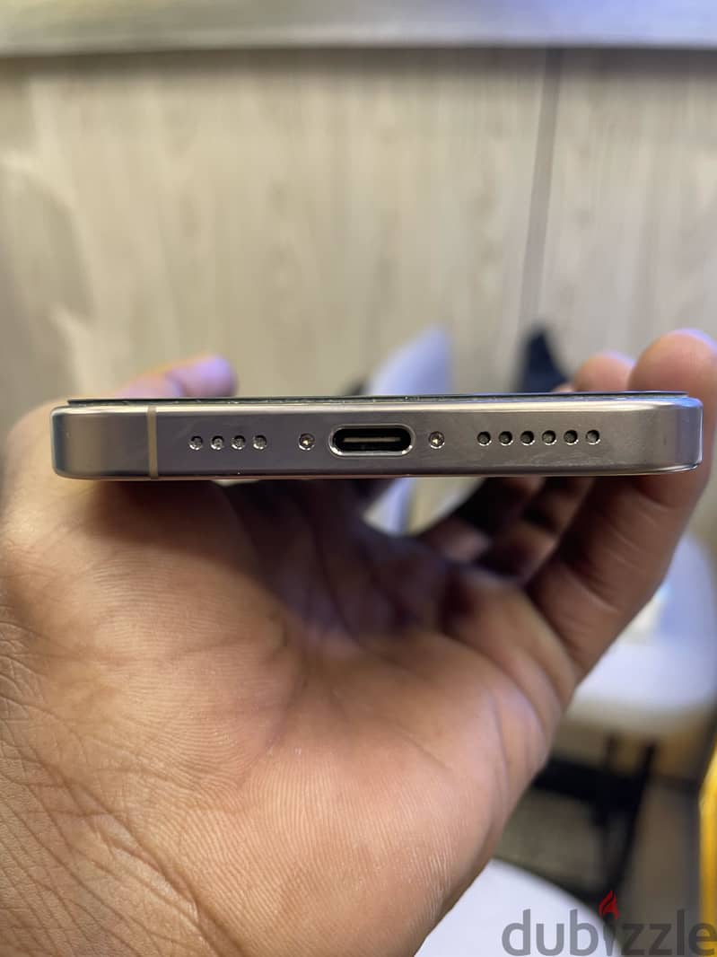 Apple - iPhone 16 Pro Max 1