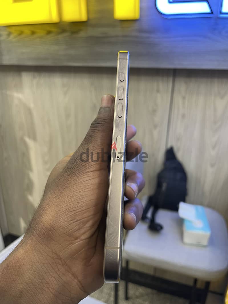 Apple - iPhone 16 Pro Max 3