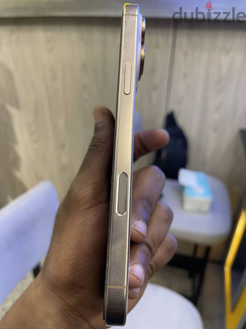 Apple - iPhone 16 Pro Max 4