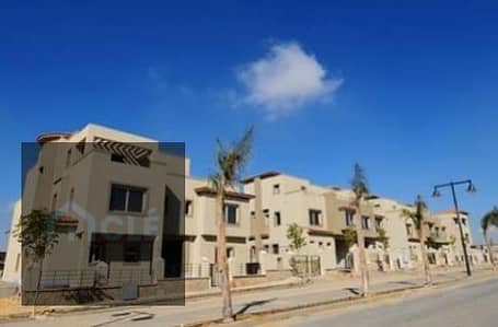فيلا مستقلة نصف تشطيب بحديقة للبيع بموقع مميز باحد ارقي الكمبوندات كمبوند بالم هيلز قطامية اكستينشن مساحتها واسعة 483.4 تحتوي على 5 غرف نوم و 5 حمامات
