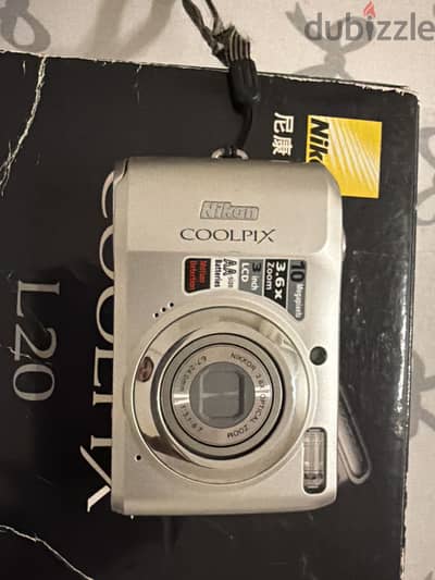 Nikon coolpix L20 digital camera
