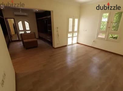 شقة للبيع في كمبوند رامو موقع مميز جدااا ارضي بجاردن كبيره ولها جراج خاص بها