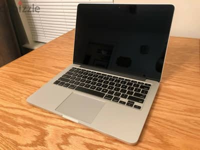 بنصف سعره كالجديد ابل Apple Macbook Pro Core i5 استعمال بسيط جدا