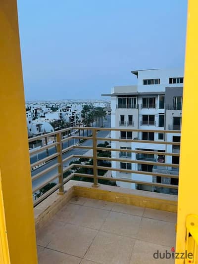 New semi furnished 3 bedrooms apartment for rent hyde park compound