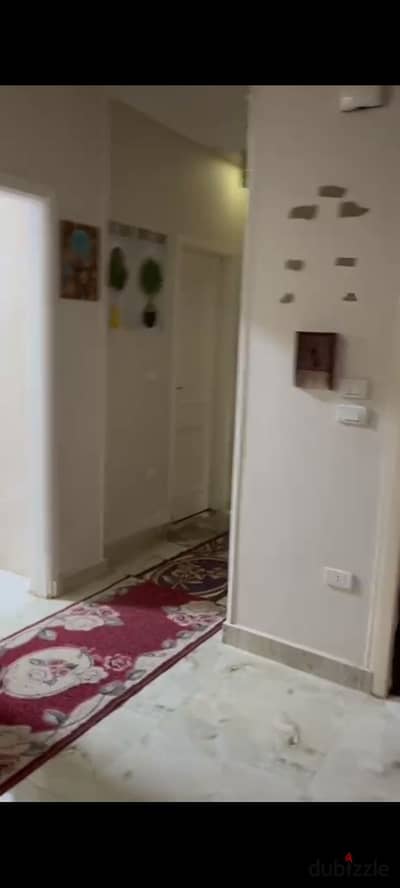 A furnished apartment for rent, fully equipped and air-conditioned, located in Al Lotus, a minute from Street 90
