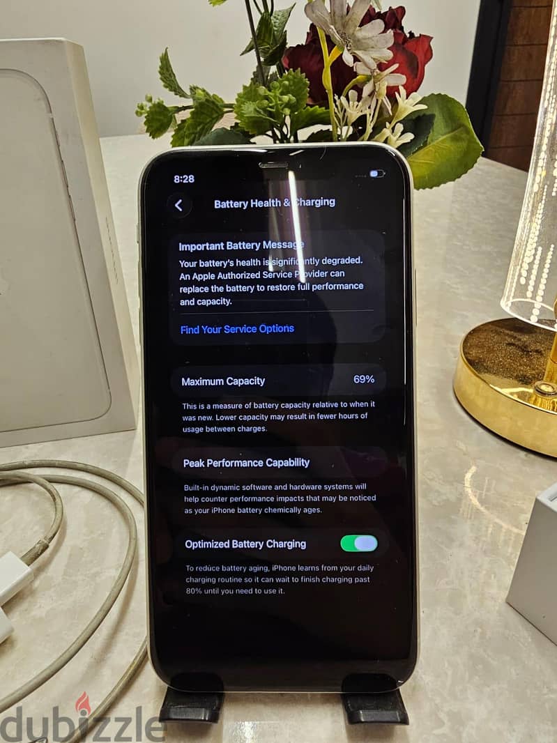 Apple - iPhone 11 8