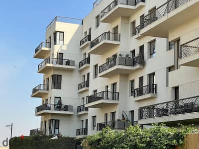 Duplexfor rent next to AUC Sodic Eastown Compound at a special price, the best location in the fifth settlement on the nine