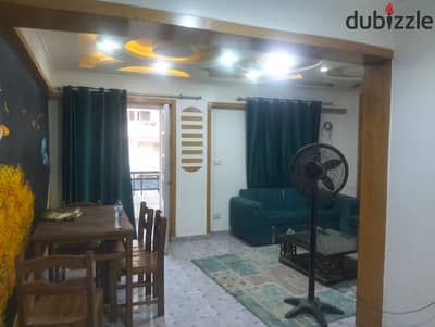شقة مفروشة للايجار السنوي اسره أو شركة 2 نوم ريسبشن قطعتين مطبخ حمام الدور الاول علوي يوجد جميع المرافق مياه وكهرباء بالإسكندرية العجمي الكيلو21 بشاطئ النخيل شارع 27 الرئيسي بموقع متميز جدا