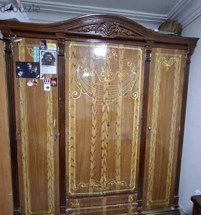 دولاب كبير