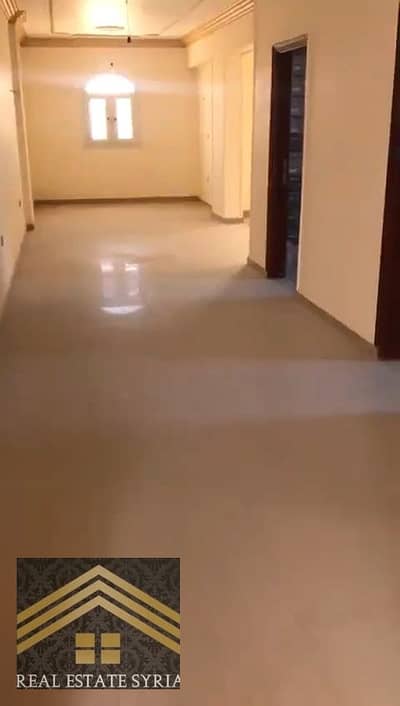 Apartment specifications for rent in the seventh district for rent 160 meters unfurnished (family required) Super Lux finishing large reception 2 bedrooms one master with the possibility to add a third room 2 bathrooms large kitchen overlooking the Suez Road, seventh district buildings 50 meters away overlooking the link