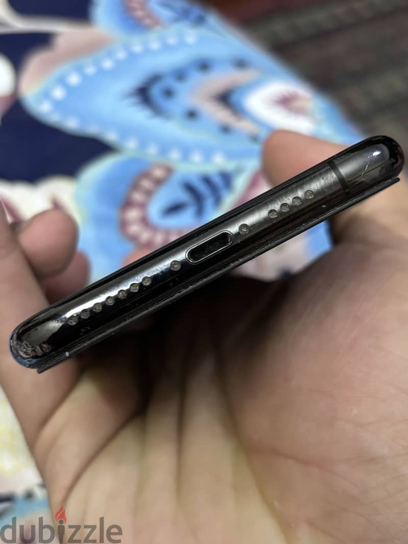 Apple - iPhone 11 Pro Max 1