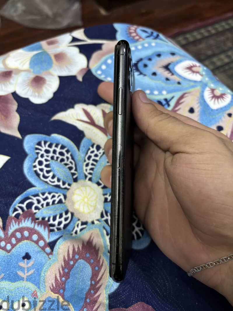 Apple - iPhone 11 Pro Max 3