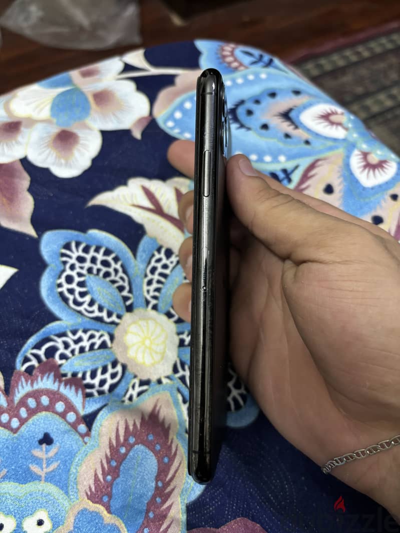 Apple - iPhone 11 Pro Max 7