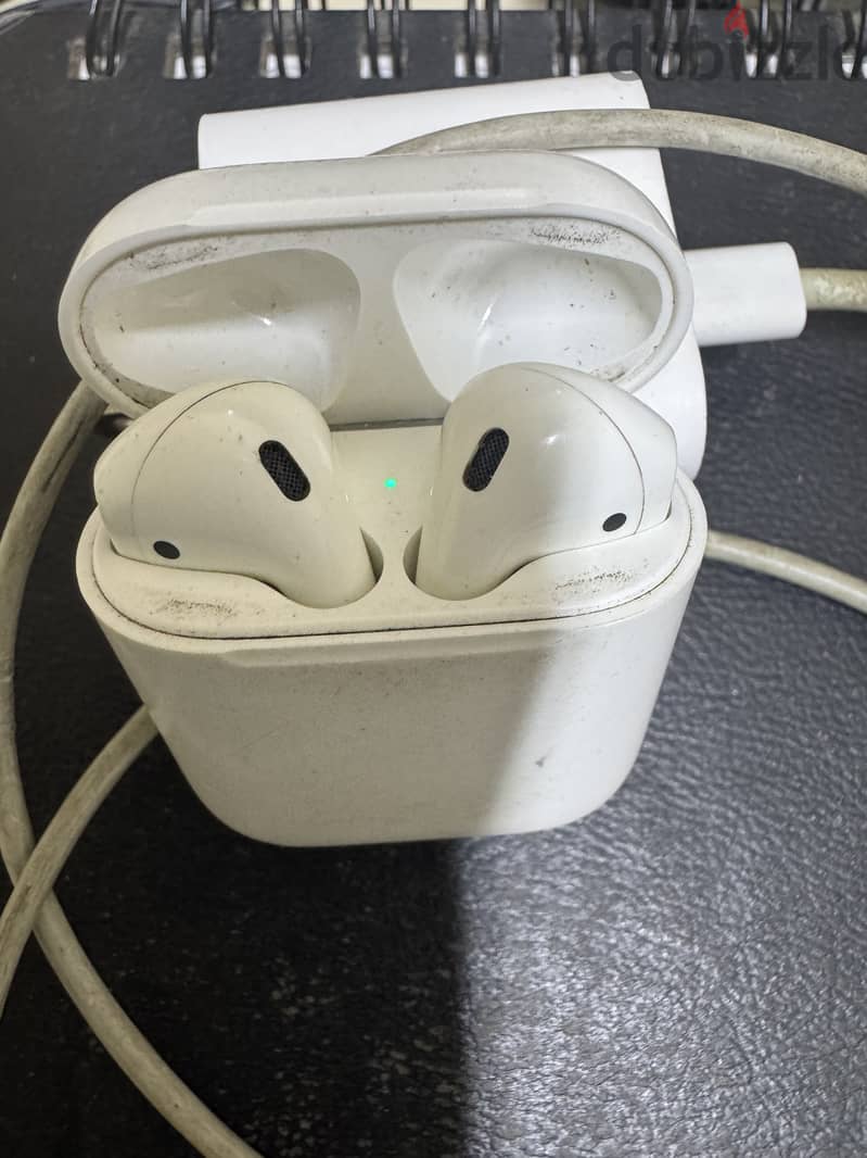 Apple airpod Generation 2 2