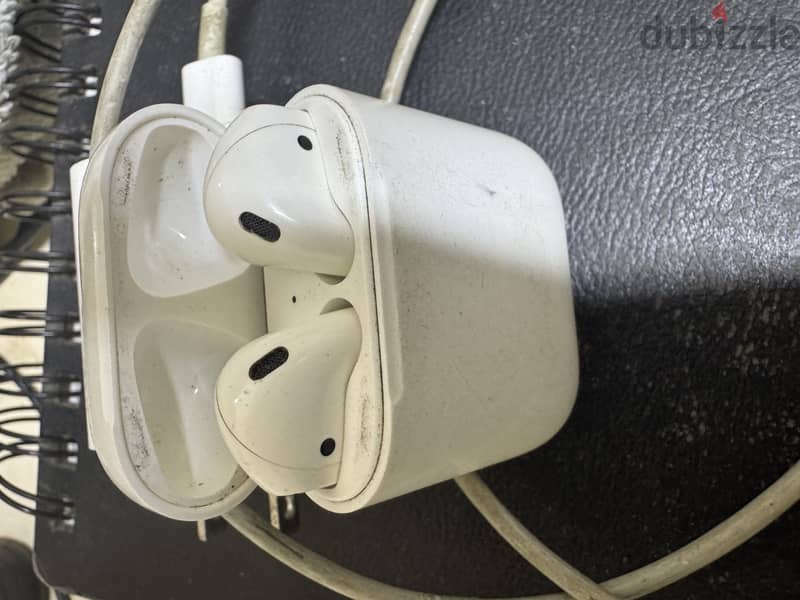 Apple airpod Generation 2 3