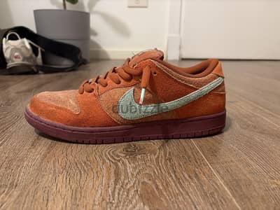 Nike SB Dunk Low Pro Premium "Mystic Red / Emerald Rise"