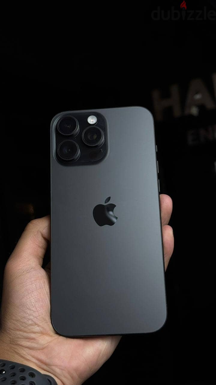 iPhone 16 pro max 1