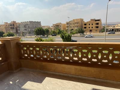 شقة الترا مودرن على سور الجولف سيتي في بيت الوطن الحي السابع لوكيشن مميز وتشطيب راقي جدًا بخامات ممتازة