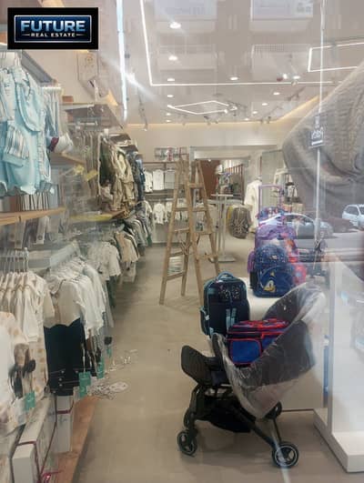 Store 165 m exhibition on Lebanon Street in Mohandessin