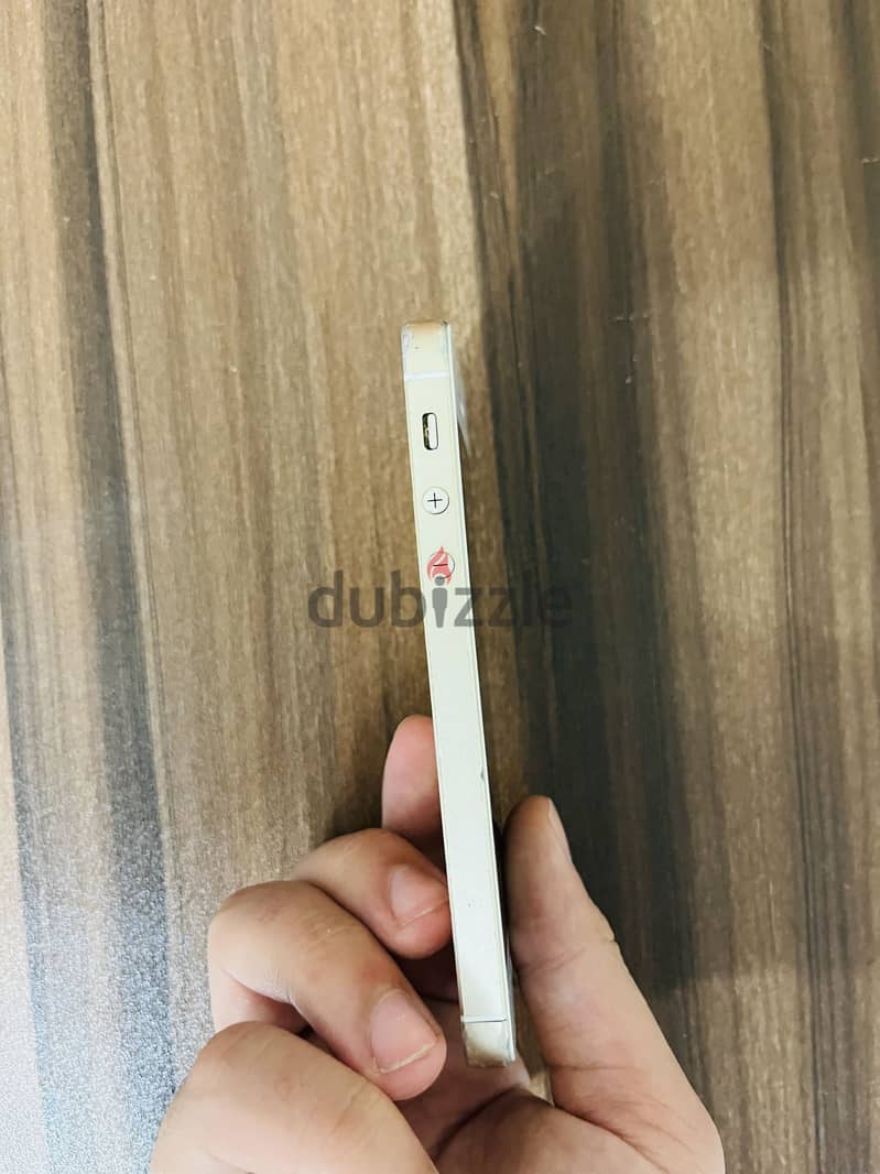 Apple - iPhone SE 6