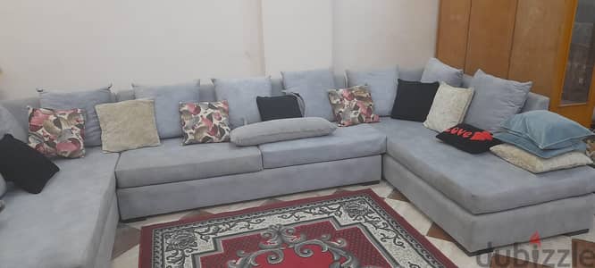 ركنة مقاس كبير بحالة جيدة