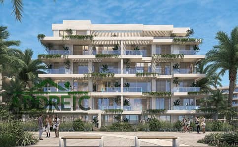 For sale: A very special studio in SouthMED – Santorini. The studio is 40 sq m, located on the third floor in a prime location within the Santorini de