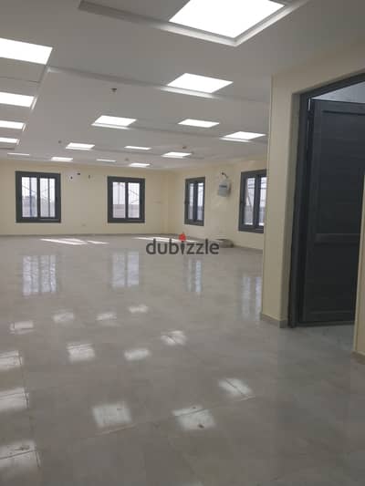 300 meter office in a licensed administrative mall for rent, provided that a profile exists