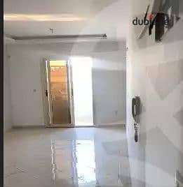مكتب او عياده بترخيص ادارى ارضى ٣ غرف بقرب من المترو بفريد سميكه