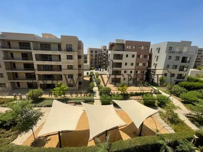 اقل سعر لشقة كورنر ٢١٥ متر استلام فوري للبيع في كمبوند ديستركت ٥ شركة مراكز district 5 by Marakez