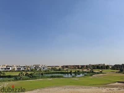 للبيع فيلا مناسبه جدا للعائلات في الجولف سيتي العبور ١١٠٠ متر