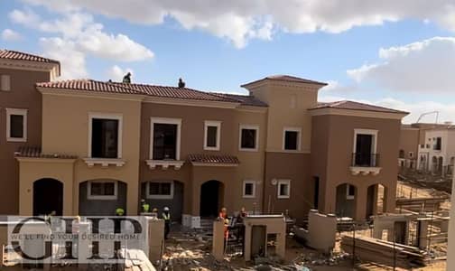 Town House Middle Fully Finished in City Gate - Diar Qatari New Cairo