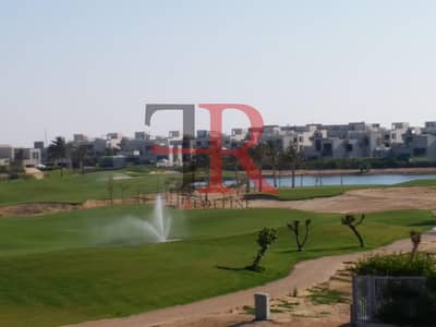 شاليه للبيع مفروش بالكامل بإطلالة مباشرة على اللاجون وملعب الجولف في هاسيندا باي، الساحل الشمالي، سيدي عبد الرحمن.