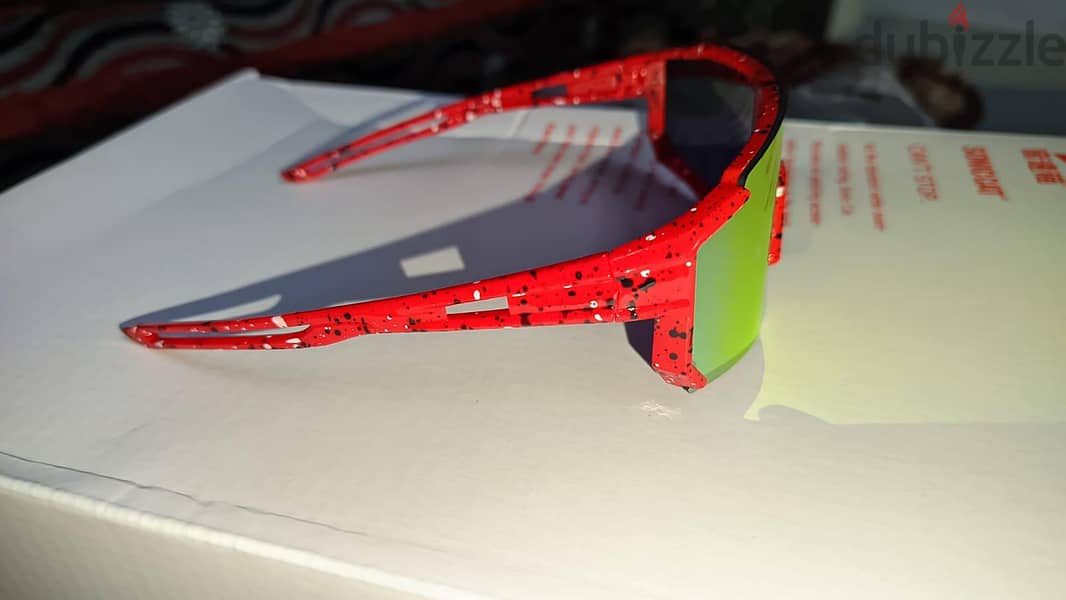 Glasses Runner 1