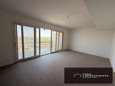 A fully finished, ultra-super-lux apartment with a kitchen, ready to move in, at the lowest price in Uptown Cairo, below market price for a quick sale