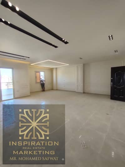 A very special opportunity to rent a luxurious apartment (first occupancy) in a strategic location in the Southern Lotus, the second number from the main southern 90th Street and one minute from the Clubs Street