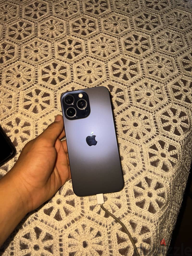 Apple - iPhone 15 Pro Max 4