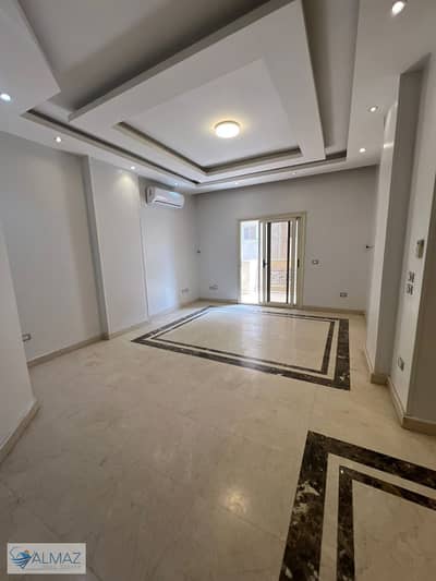 شقة فاضيه للايجار بالمطبخ والتكييفات في كمبوند ليلة التجمع الاول بالقرب من Waterway و شارع التسعين الشمالي