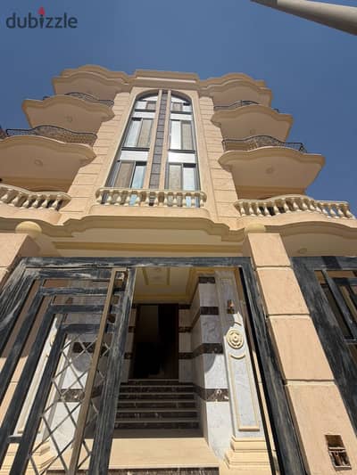 Apartment in the distinguished neighborhood - | View Garden | Complete meters.