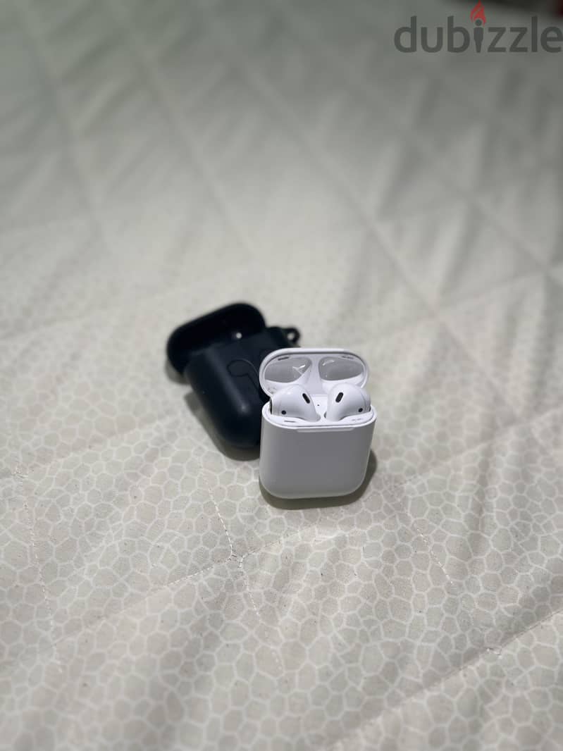 Original Apple AirPods 2nd Generation 1