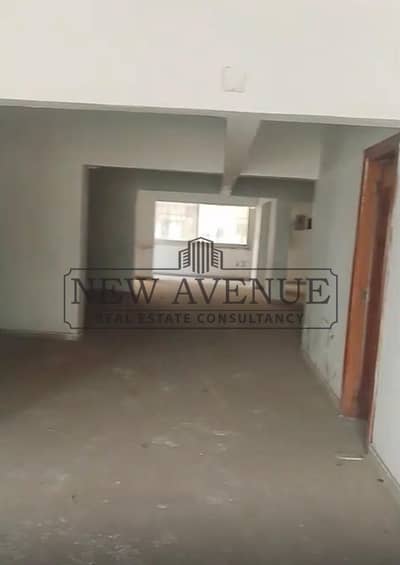 محل للايجار متشطب 725 متر شارع احمد رياض الحجاز
