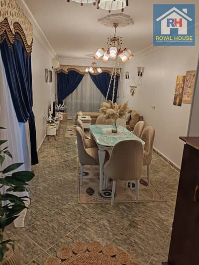 A fantastic opportunity to own a ready-to-move-in apartment in a prime location on Nasr Road, near Clock Square and the Nasr City Police Station. Idea