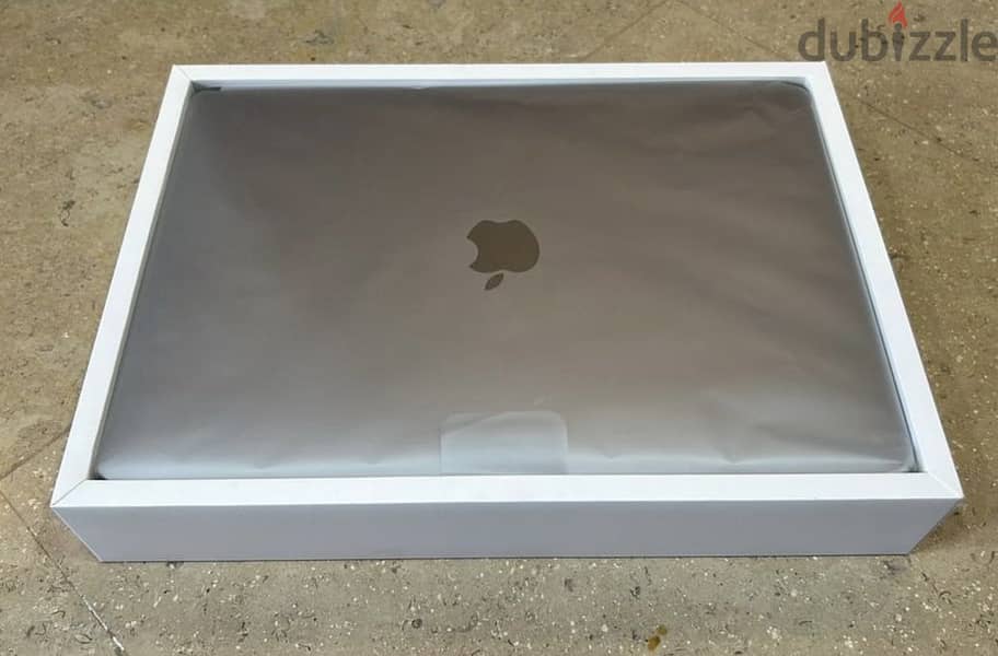 MacBook Pro M2 1