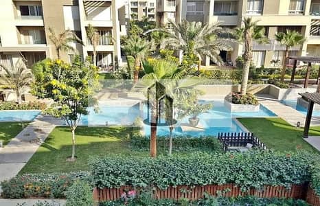 شقة تكمله اقساط للبيع في سوان ليك ريزيدنس Swan Lake Residence داخل Phoenix فى التجمع الأول